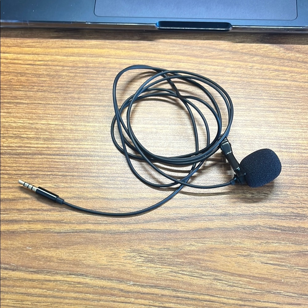 Black Wired Clip Microphone